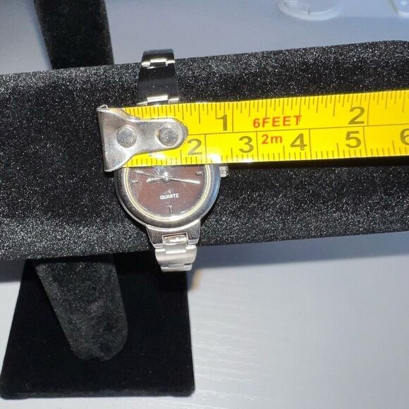 Gucci Vintage Stainless Quartz Wristwatch Series 28891 Black Face New Battery - Picture 2 of 8